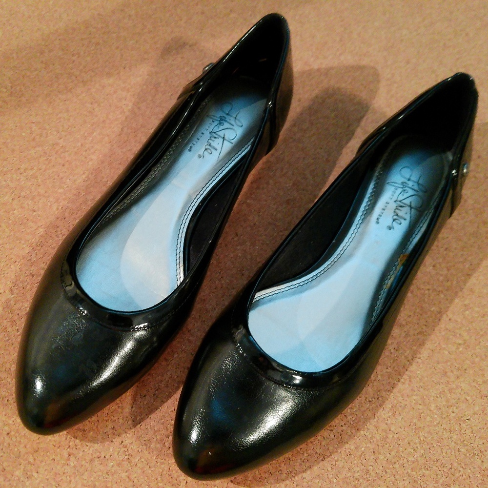 Women's Life Stride Pointed Toe Flats